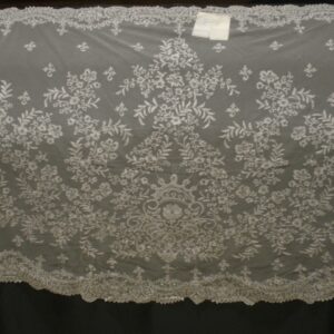 Mantilla forma media luna grande