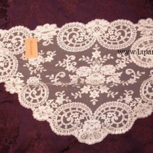 Chalina/Mantilla triangular fondo granate