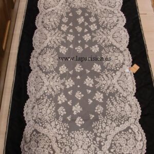 Mantilla mediana bordada a mano