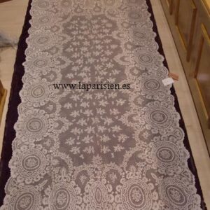 Mantilla bordada a mano