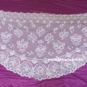 Mantilla de media luna fondo morado