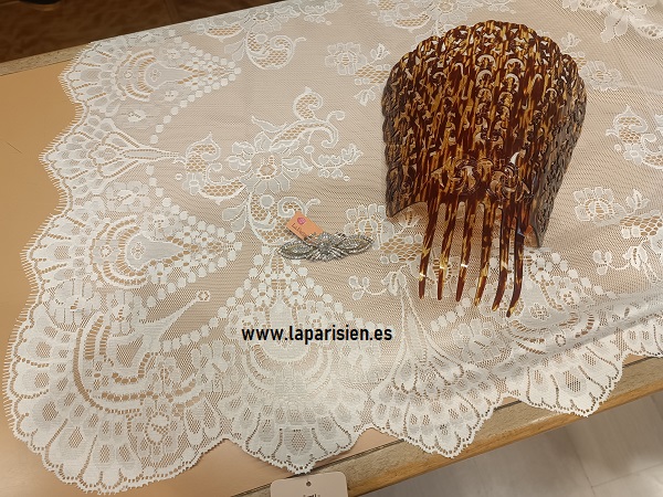 Mantilla+Peine+Broche
