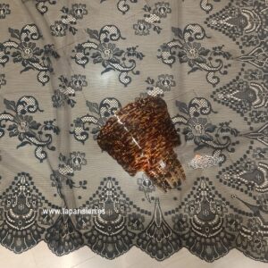 Mantilla Peineta y Broche