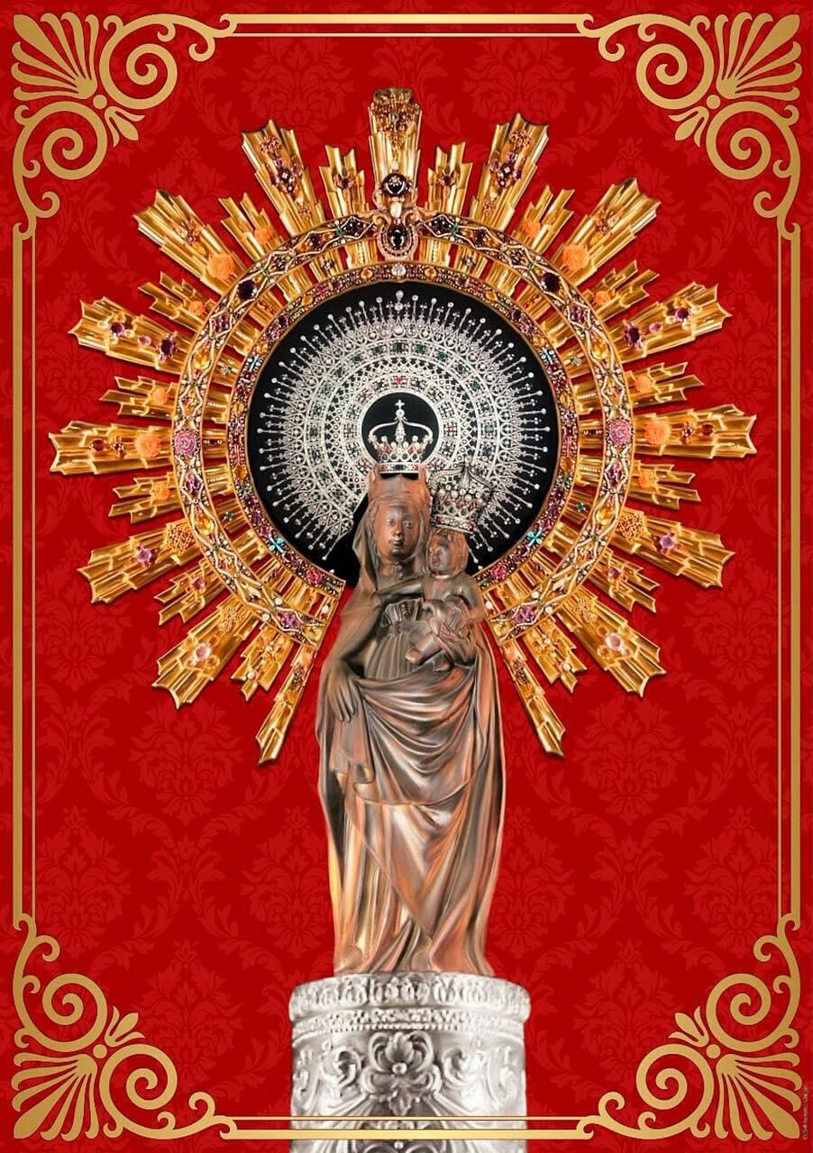 Balconera roja de la virgen del pilar