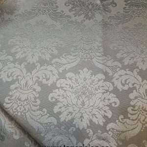 FALDA INDUMENTARIA TRADICIONALrnBROCADO DE LA MEJOR CALIDAD, FONDO NEGRO. 3 LARGURAS, LARGO 95 CM, TALLAS 38 A 44.