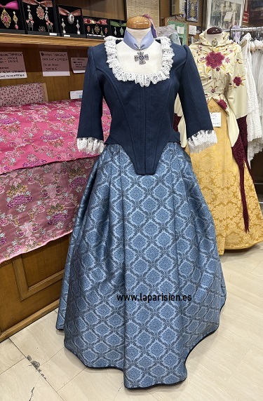 Traje tradicional regional de mujer – Indumentaria histórica española (Aragón, Valencia, Navarra, Castilla y León) - Imagen 2