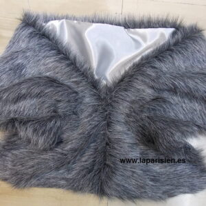 Estola estrecha de 150x30cm, piel negra con mecha blanca, incluye cierre (efecto color gris).