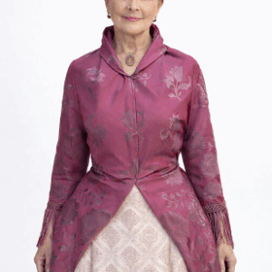 Falda de baturra de tres largos y mantón adamascado