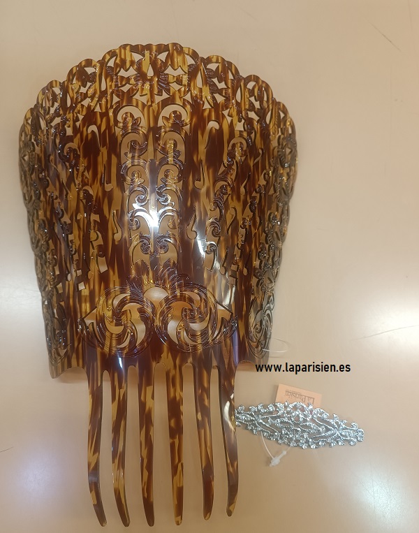 MANTILLA,PEINETA Y BROCHE - Imagen 3