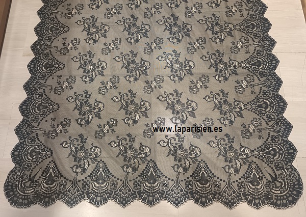 MANTILLA,PEINETA Y BROCHE - Imagen 4