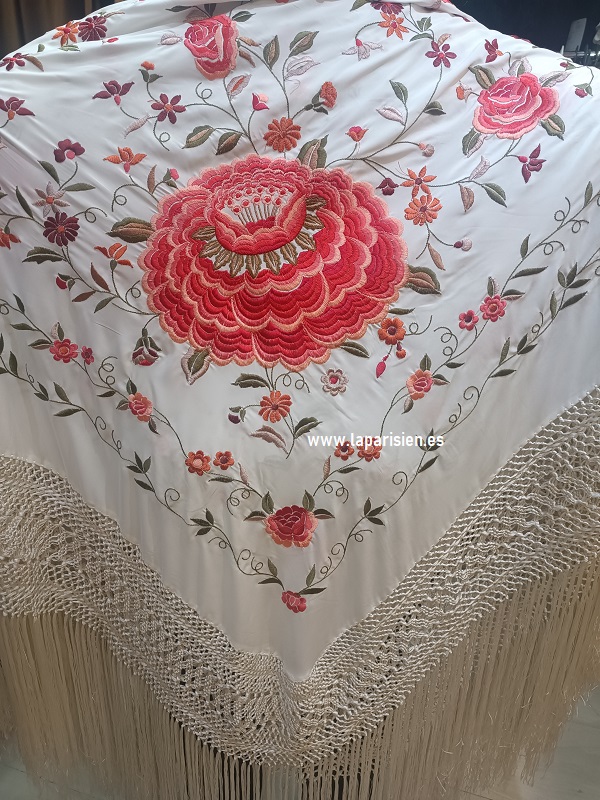 Manton de flor grande de la tienda la parisien