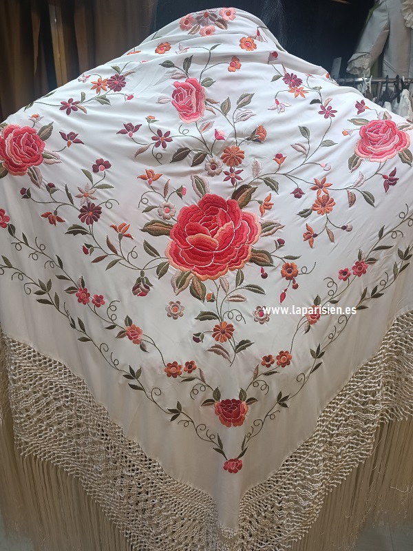 Manton de flor grande de la tienda la parisien