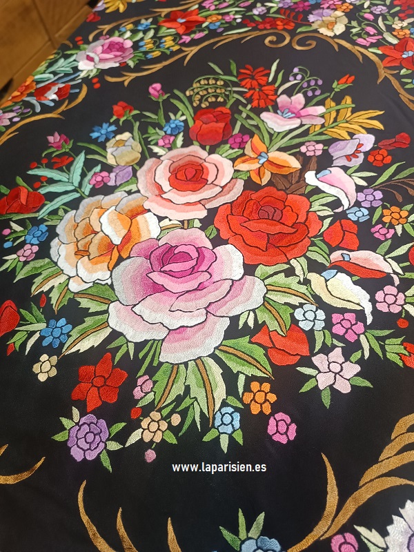 Manton exclusivo de la tienda la parisien en zaragoza