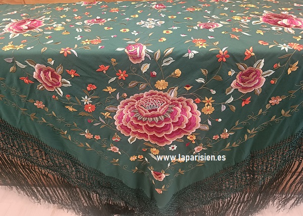 Manton de manila verde botella con una flor grande de la tienda la parisien