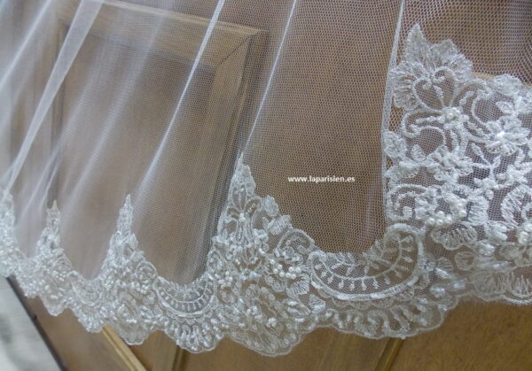 ideal para vestidos con pedrería tratada al ácido.