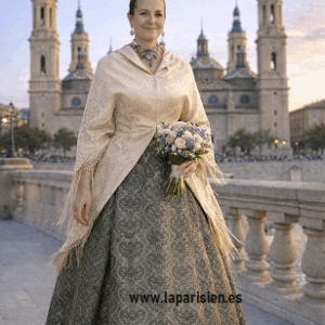 CONJUNTO FALDA Y MANTON ADAMASCADO