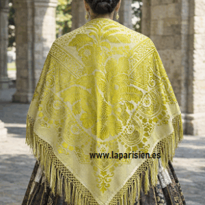 Mantón Adamascado Cuadrado 140 x 140 cm con Fleco Hecho a Mano – Tradicional y Decorativo