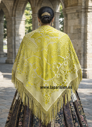 Mantón Adamascado Cuadrado 140 x 140 cm con Fleco Hecho a Mano – Tradicional y Decorativo