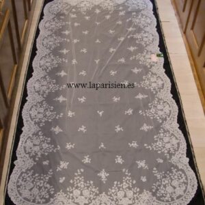 Mantilla bordada a mano