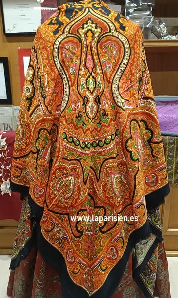 Mantón de merino extremeño de cien colores de 1.60 metros en fibrana y tonos calabaza
