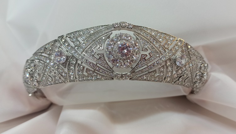 TIARA BISUTERÍA LA PARISIEN