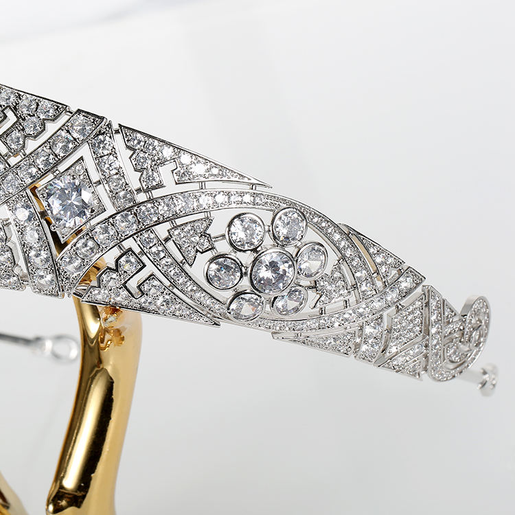 TIARA BISUTERÍA LA PARISIEN