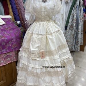 Enaguas traje regional